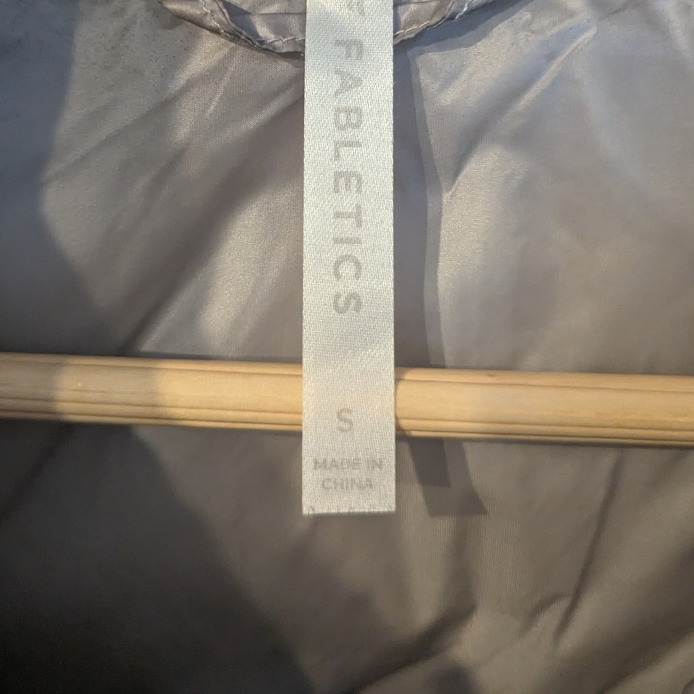 Fabletics Elliott Packable Puffer Vest Small Ash,… - image 7